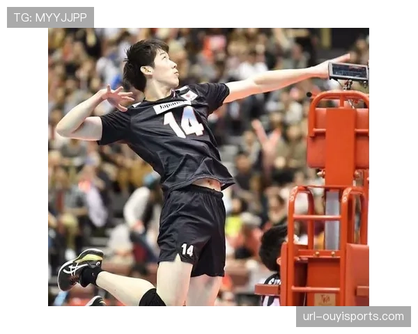 特写：日本男排队长石川祐希在联赛3000分里程碑赛后的更衣室演讲